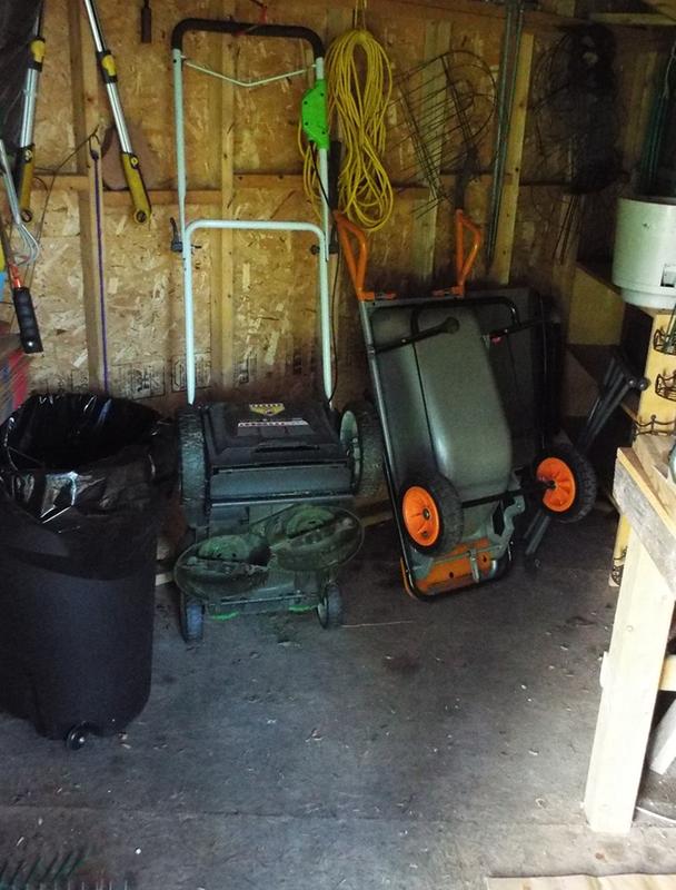 Tondeuse à piles au repos