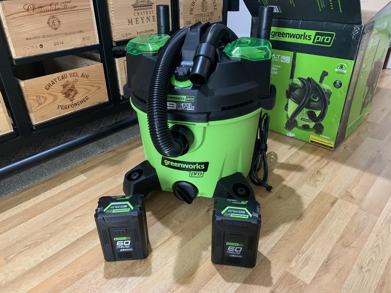 Greenworks PRO 9 Gal. 60-Volt AC/DC Wet Dry Vac (Tool-Only) VU0B01 - The  Home Depot