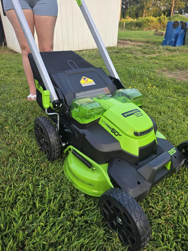 GREENWORKS 60VOLT LAWNMONSTER