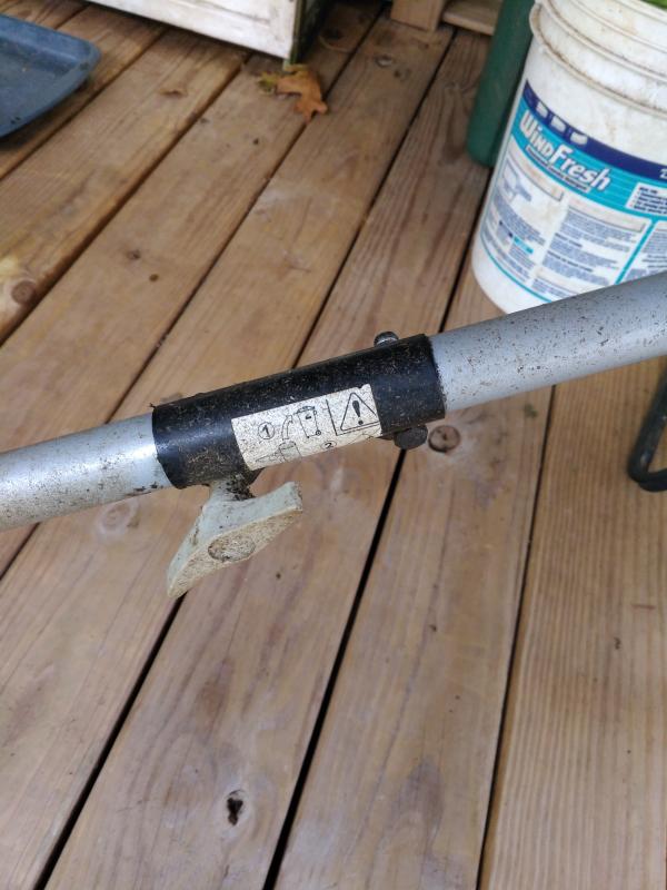 The actual shaft connector for attachments.