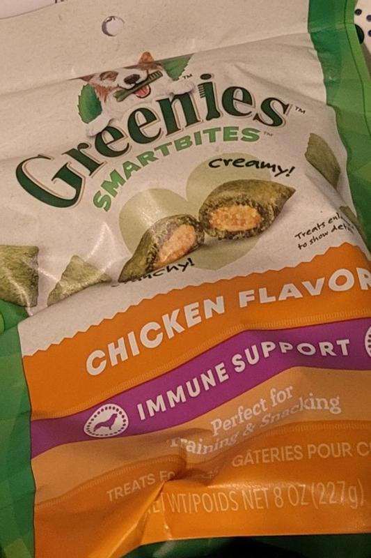 Feline Greenies Smartbites Skin and Fur Health Chicken Flavor