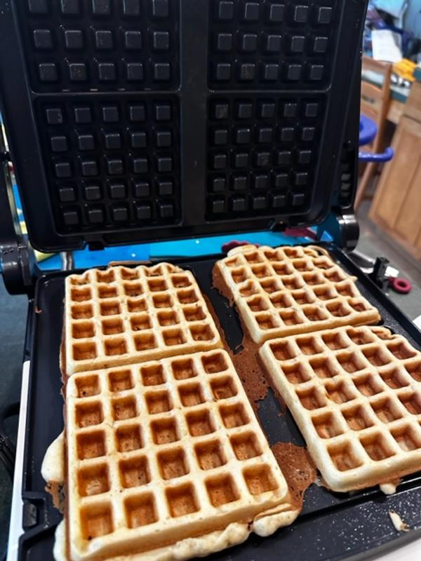 GreenPan Elite Ceramic Nonstick 4-Square Waffle Maker — Las Cosas Kitchen  Shoppe