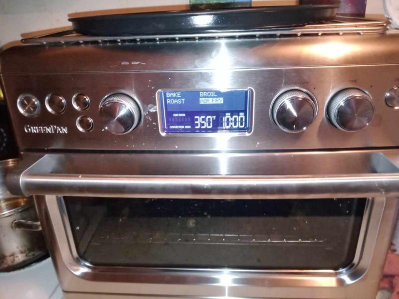 This is the power buttons and dials. You dial between cooking options, heat, and time.