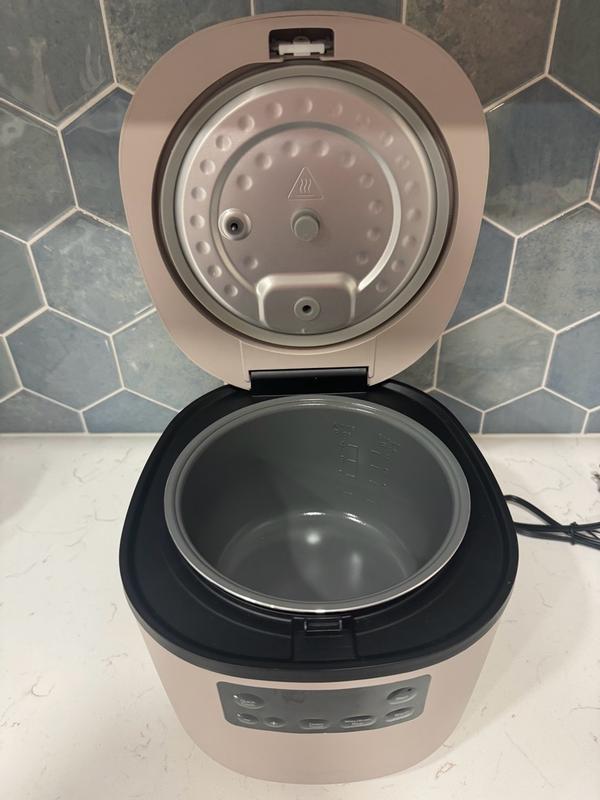 Customer photo for "Sleek and Functional Rice Cooker"