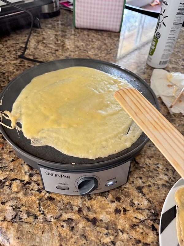Customer photo for "Makes perfect crepes at home, easy to use"