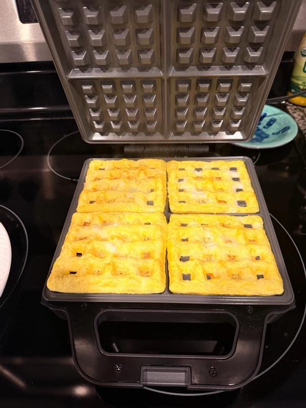 Customer photo for "Great non toxic nonstick waffle maker"