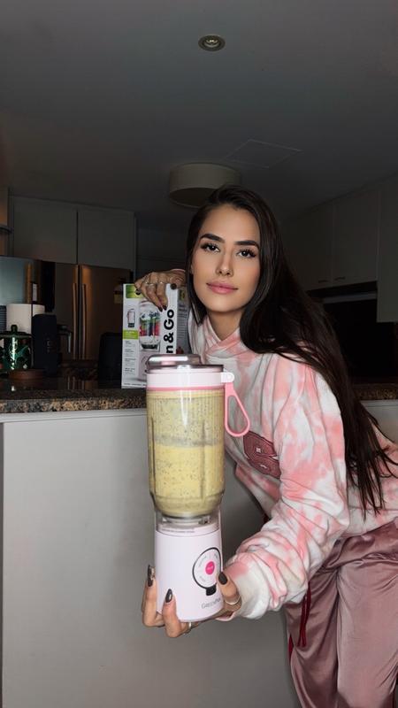 Customer photo for "Cute, compact, and perfect for quick smoothies on the go!"