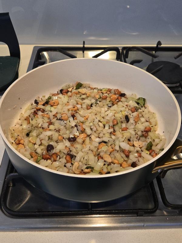Customer photo for "Beautiful 5 piece cookware set"