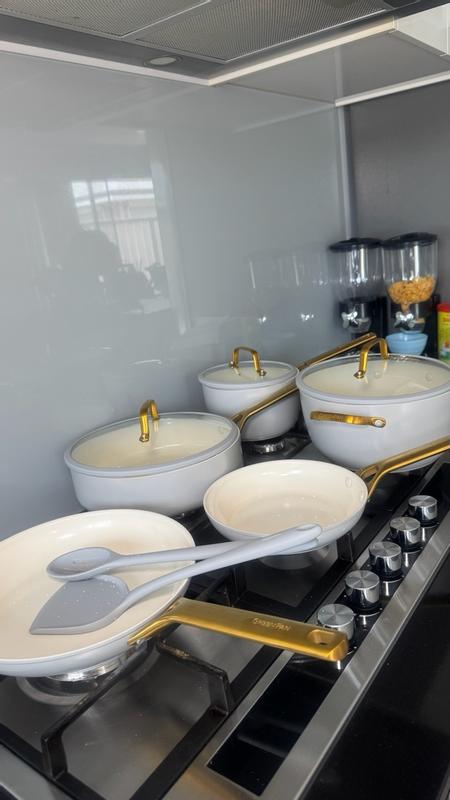 Customer photo for "Non sticky easy to clean and PFAS free"