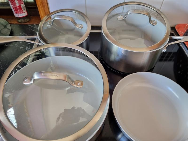 Interchangle lid from small saucpan to small frypan