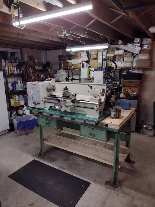 Grizzly G9972Z-11 in. x 26 in. Bench Lathe With Gear, G9972Z