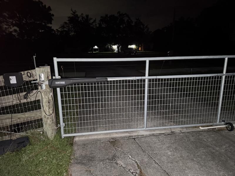 Works on 10’ gates