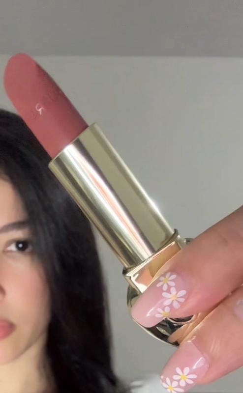 Customer carousel item 3.