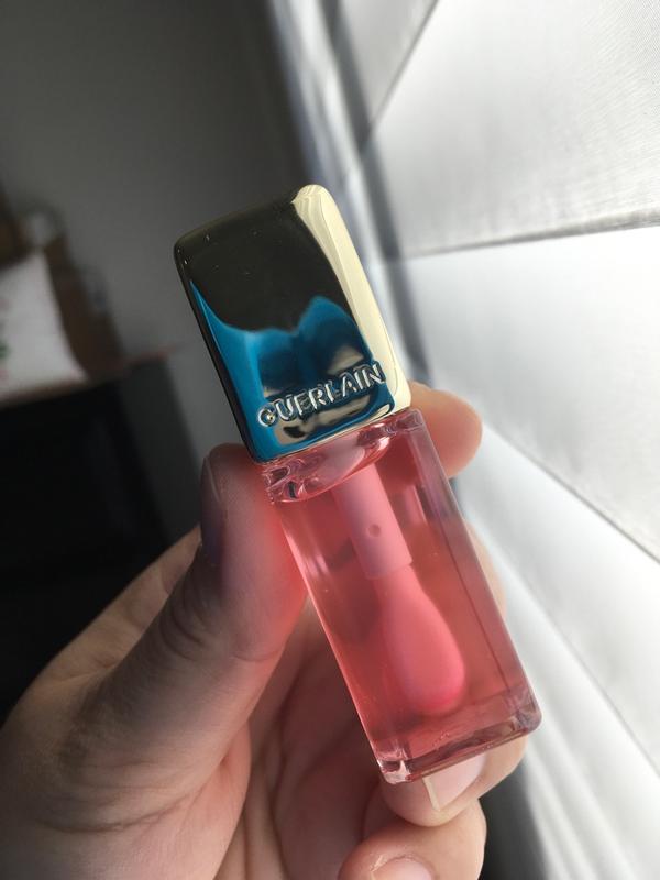 KISSKISS BEE GLOW OIL ⋅ 92% NATURAL-ORIGIN HONEY TINT LIP OIL