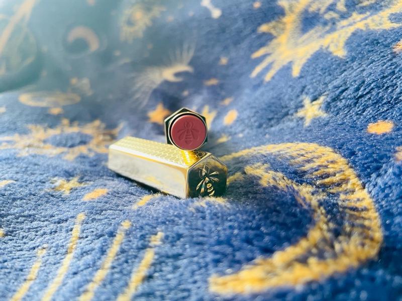 Customer photo for "Bee-utiful lips honey."