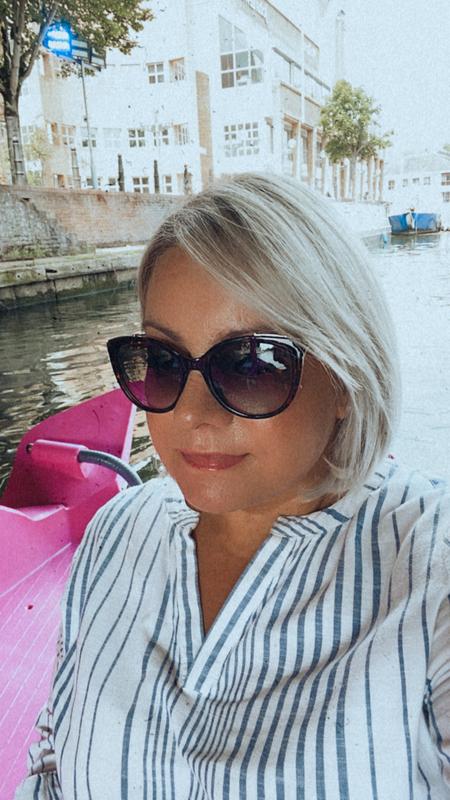 Guerlain Super Aqua Serum - glowing skin throughout the day