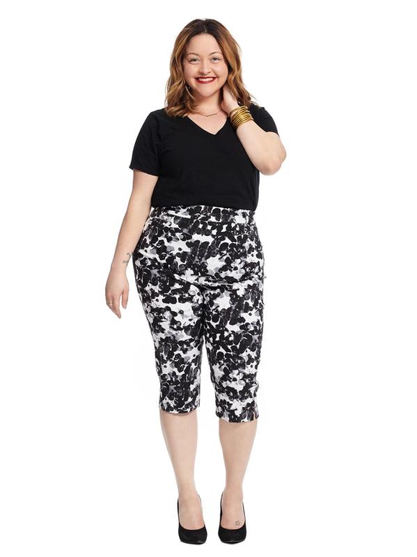 Savvy Solid Capri Pants With Pockets - In Every Story