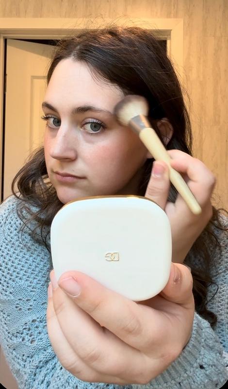 Customer carousel item 4.