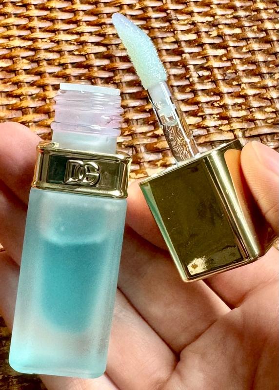 Customer carousel item 11.