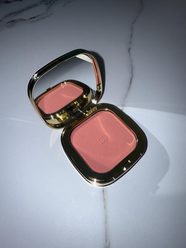 Customer carousel item 12.