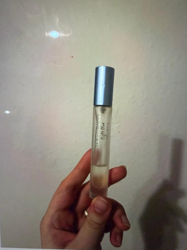 Customer photo for "Fresh, elegant and perfect for everyday wear"