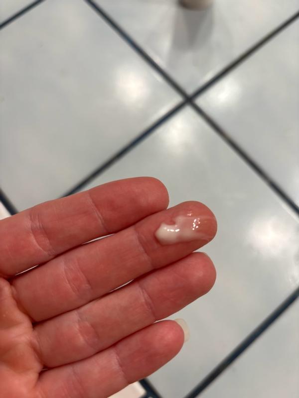 Customer photo for "Gives skin immediate smooth and hydrated texture"