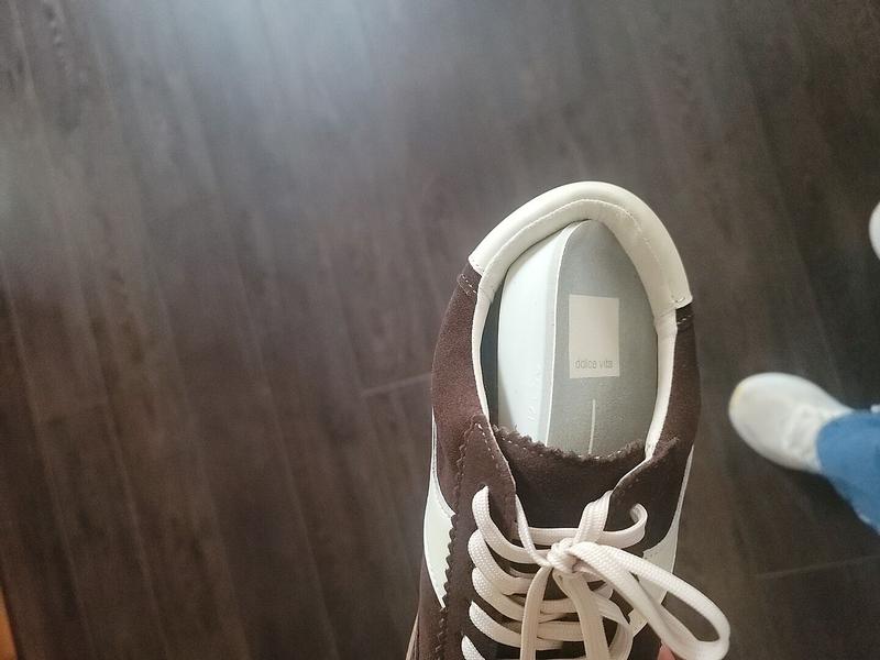 Customer photo for "The sneakers are surprisingly very"