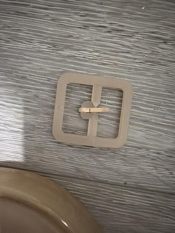 Customer photo for "There is a plastic piece"