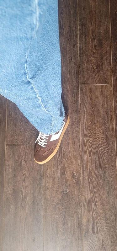 Customer photo for "The sneakers are surprisingly very"