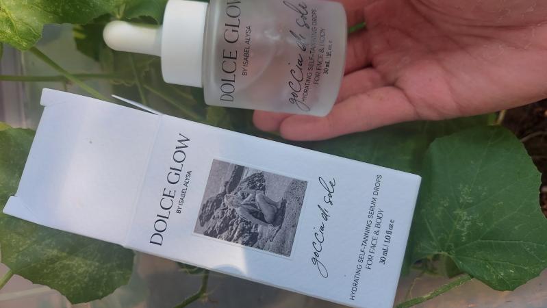Customer photo for "Dolce Glow! Best tanner."