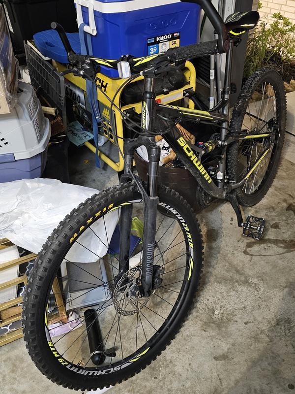 Traxion 29in | Full-suspension beast for tough terrain – Schwinn