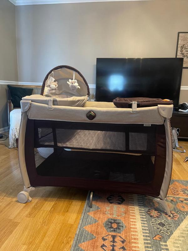 It's nice having the storage on the side of the changing table. Very accessible.| Comfortable and sleek!