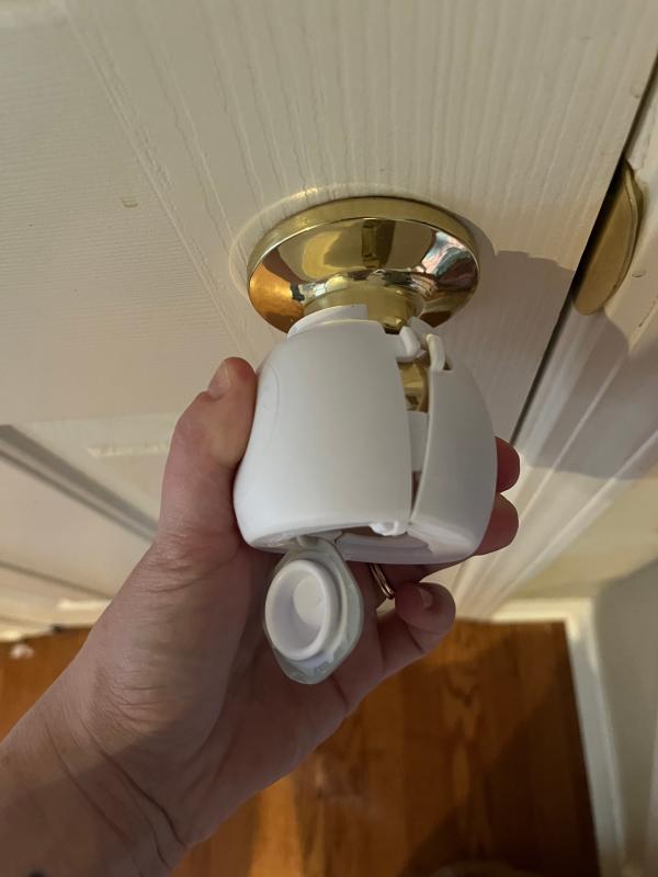 The knob it does not fit on| The knob it fit on