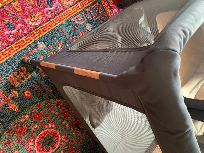 Wooden legs- such a nice and classy touch!