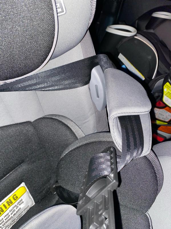 Fits in my Kia Sorento| Clips that hold straps back while putting child in seat