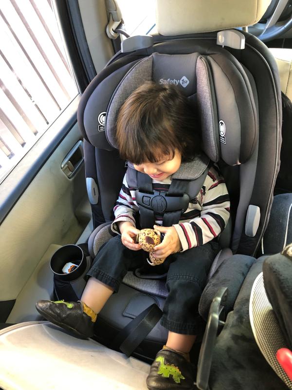 Lots of padding& space| Comfy seat happy kid