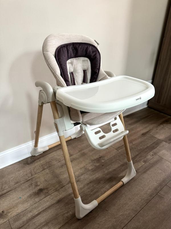 Gorgeous high chair!