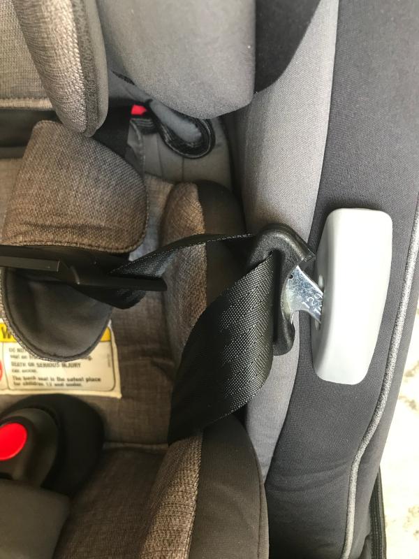 Side latches and full comfort| Easy to adjust| Fits my 2yr old| Buckle holders| Clearly labeled instructions at all stages| Cushioned chest clip| Fully extended height| Belts stored to the side