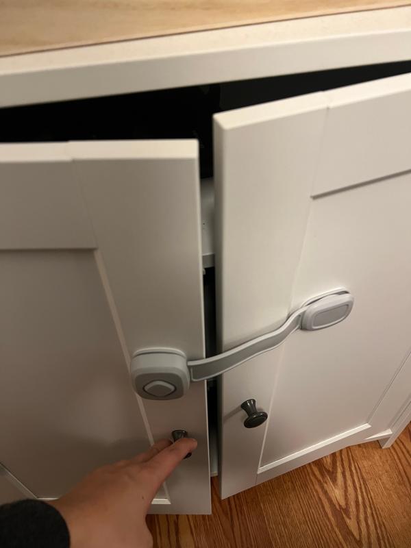 Grey looks nice with white cabinet| I didn't exactly follow the instructions so there is more than 1 inch opening