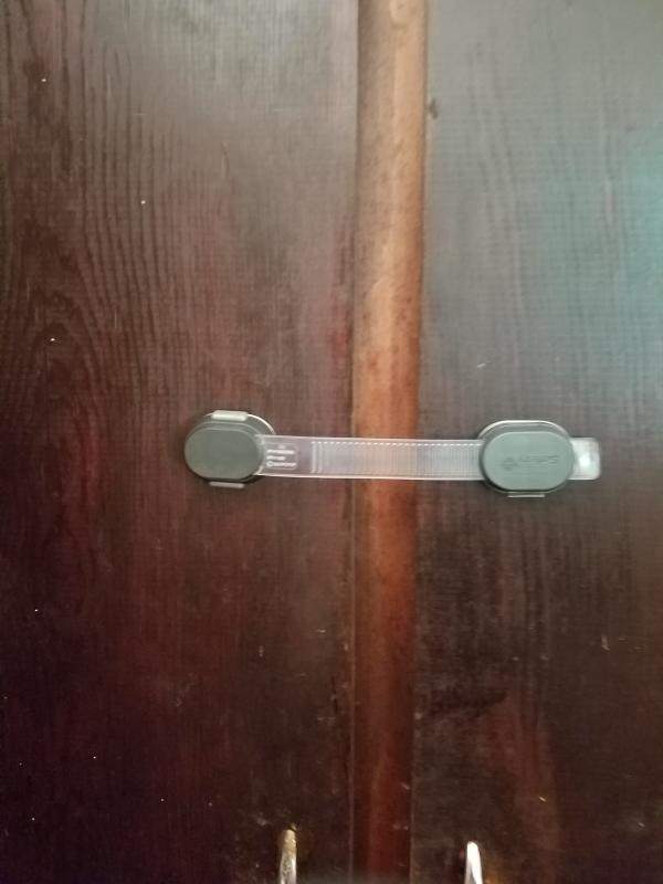 Keeps the cleaning closet closedh