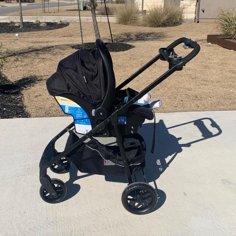 walking the dog - stroller can be used with just one hand| carriage mode| Baby on the car seat| toddler fits well