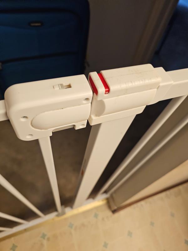 Grey release button snapped off