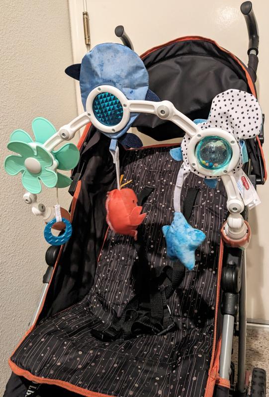 The multiple joints allow the arch to adjust into position nicely!