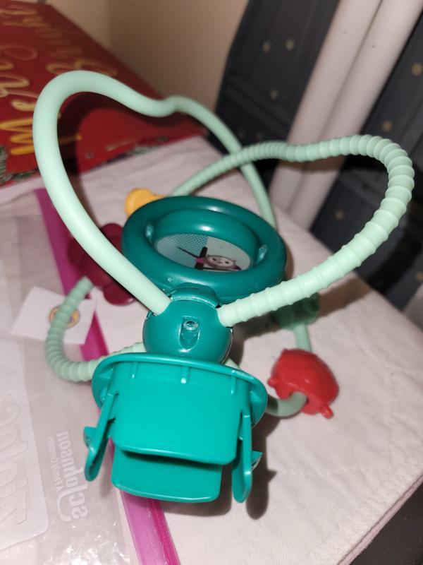 The other side has the screw but the toys comes apart| Missing the screw