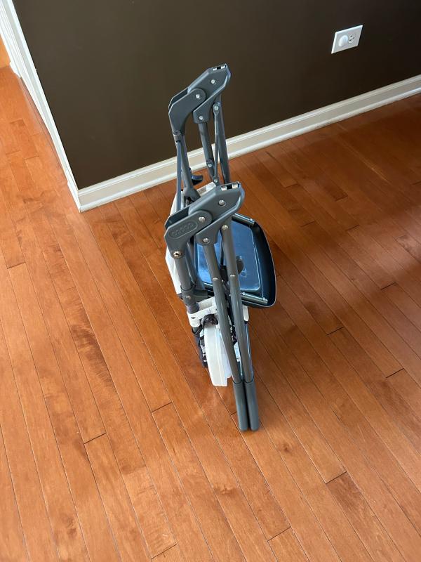 Only bottom strap| Compact to travel with| Cute design