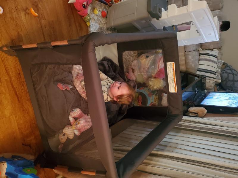 Not happy she can't get out! ??