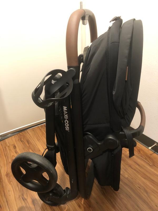 Vented Canopy| Carriage feature allows baby to sleep on our walks| Folded stroller| cup holder is an essential accessory