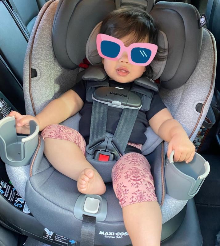 convenient to place kid on seat| bottom side buckles sometimes dig into legs| rear facing