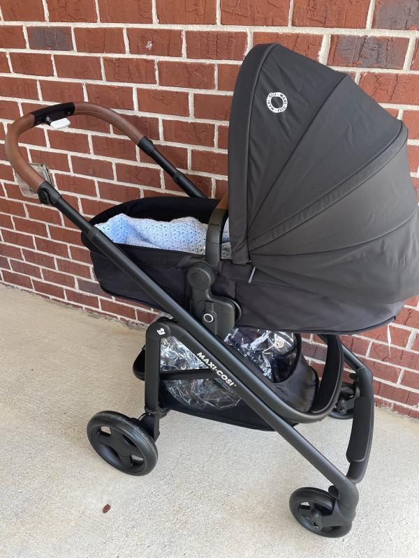 Cushy reversible seat insert| 360 extended canopy for shade, bugs, and privacy!| Sleeping baby approved!| Upright seat setting