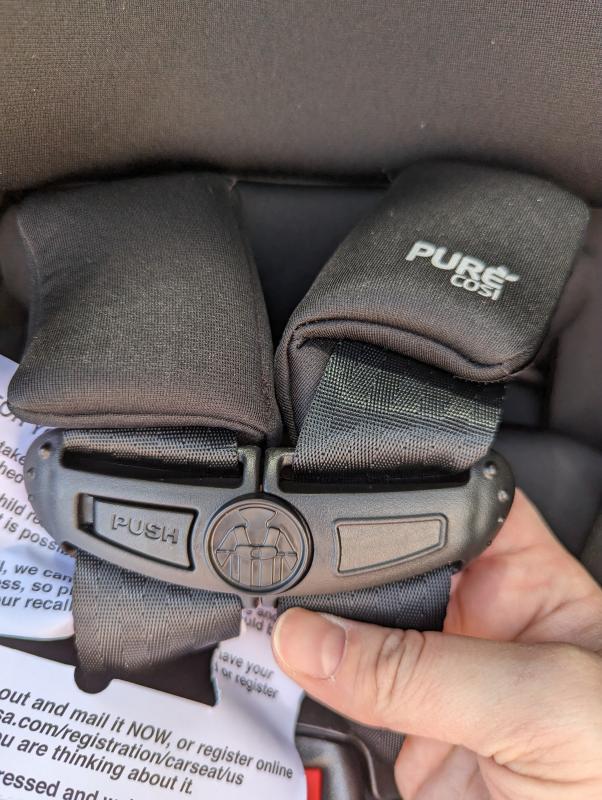 Very quality materials| LOVE how long the sunshade is| extra pocket for storage| Nice, strong wheels